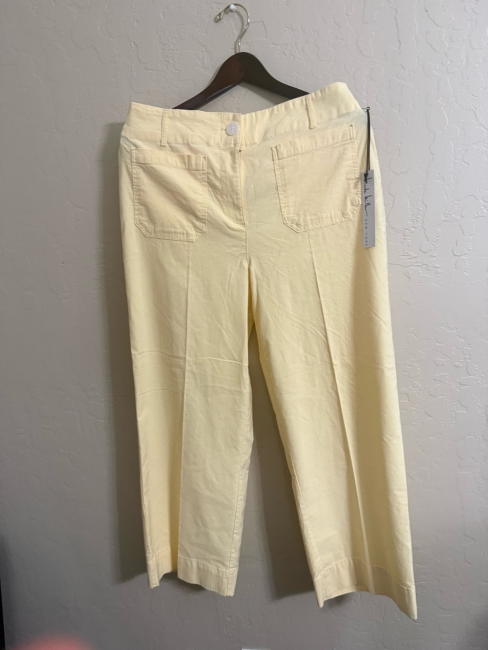 Nicole Miller Hi Rise straight leg soft yellow pants size 8